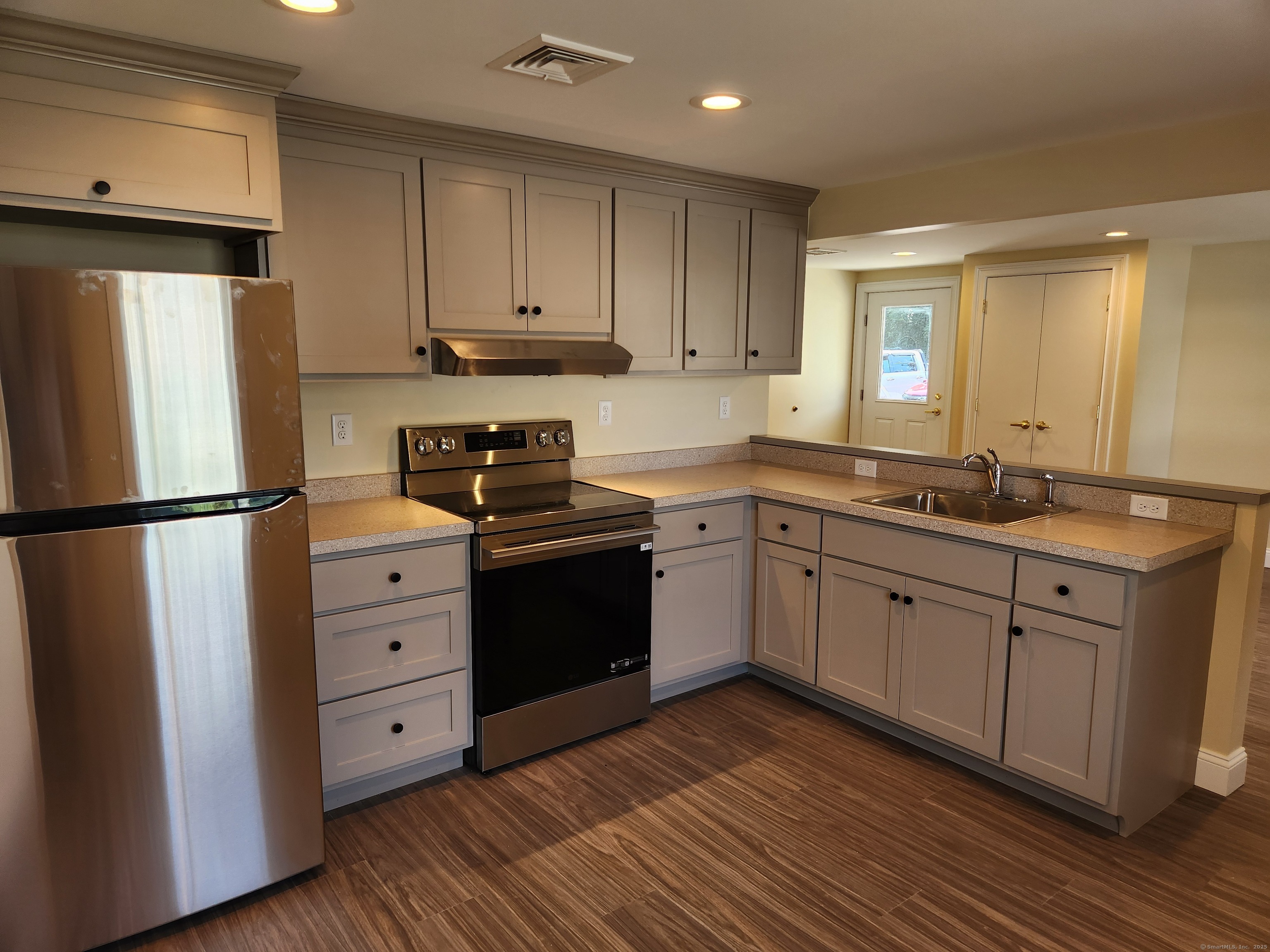 132 West Main Street E