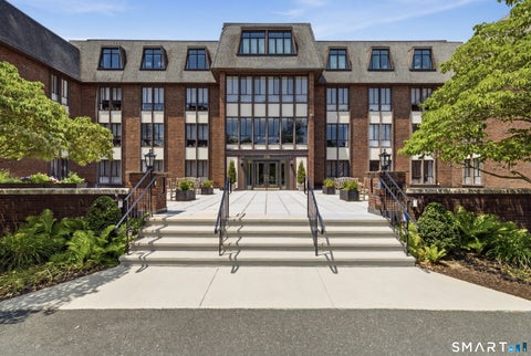 Condo For Sale - 779 Prospect Avenue #B-8<br/> West Hartford, CT 06105