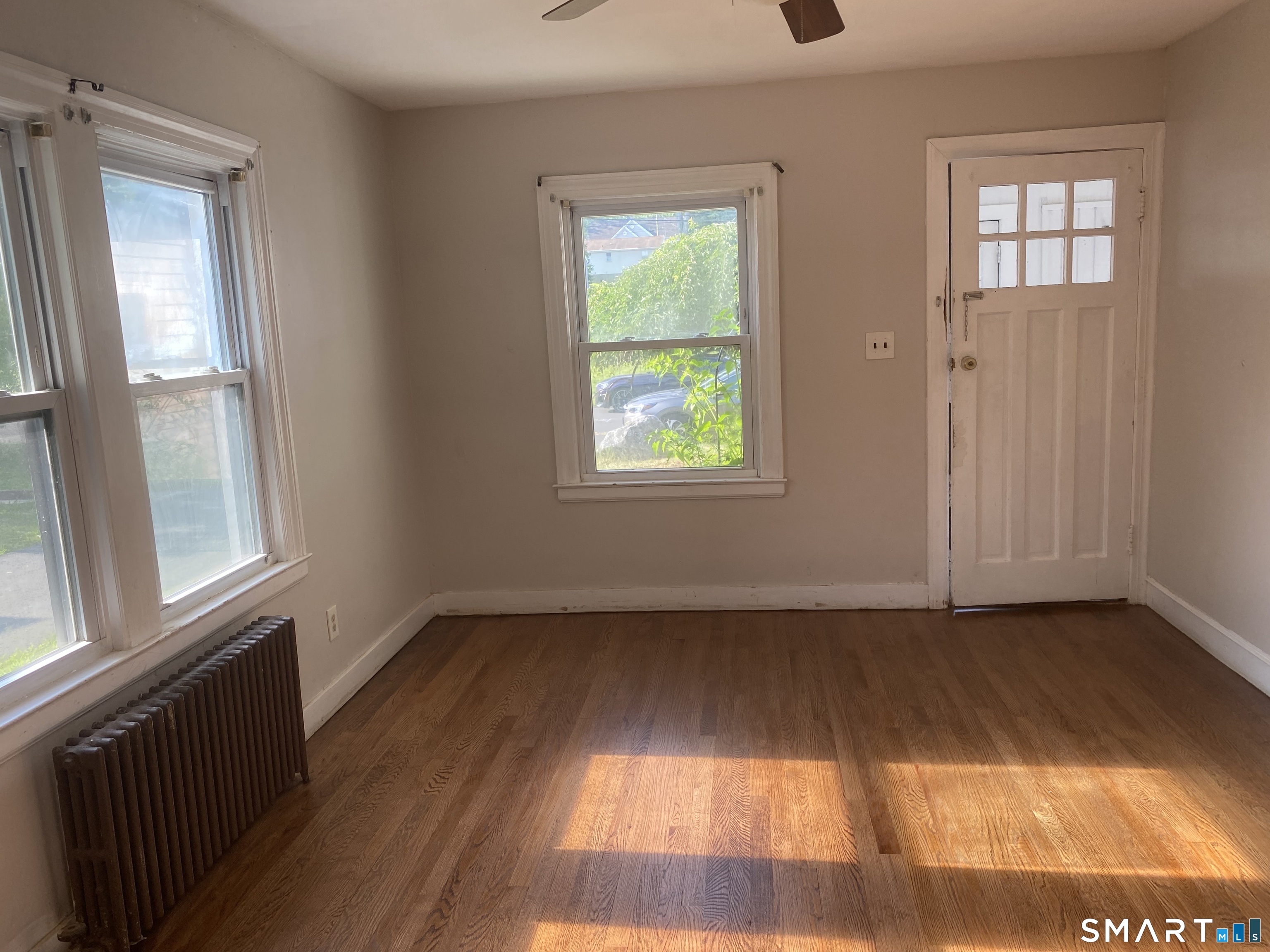81 Woodford Avenue Extension 1