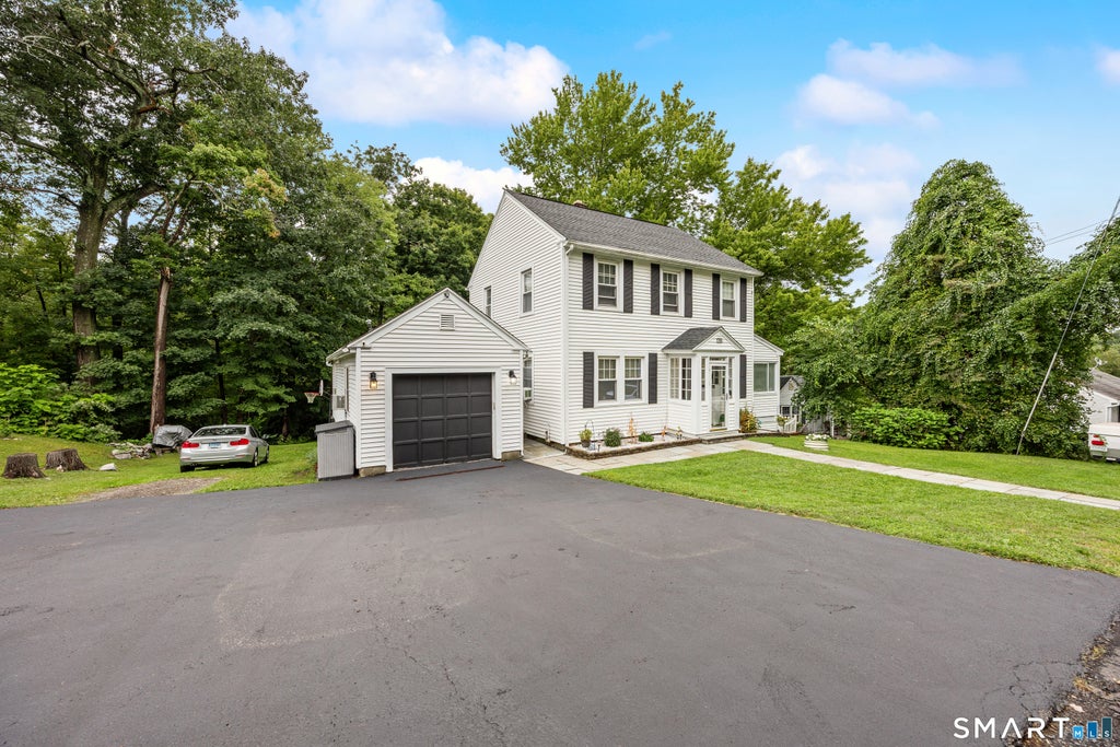 Photo of 106 Country Club Road, Middlebury, CT 06762 (MLS # 24208639)