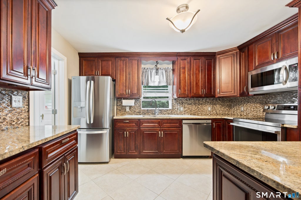 Photo of 106 Country Club Road, Middlebury, CT 06762 (MLS # 24208639)