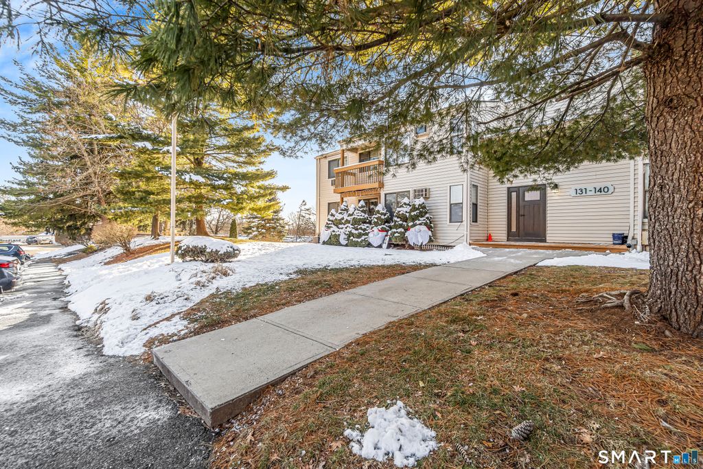 Photo of 131 Woodland Drive #131, Cromwell, CT 06416 (MLS # 24150286)