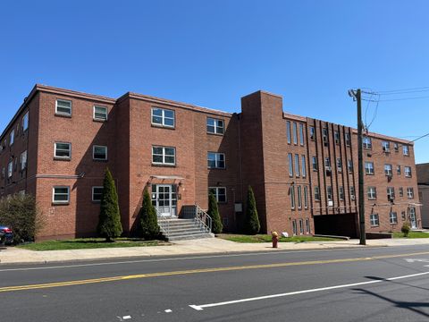 Photo of 32 Cook Avenue #C22, Meriden, CT 06451 (MLS # 24169732)
