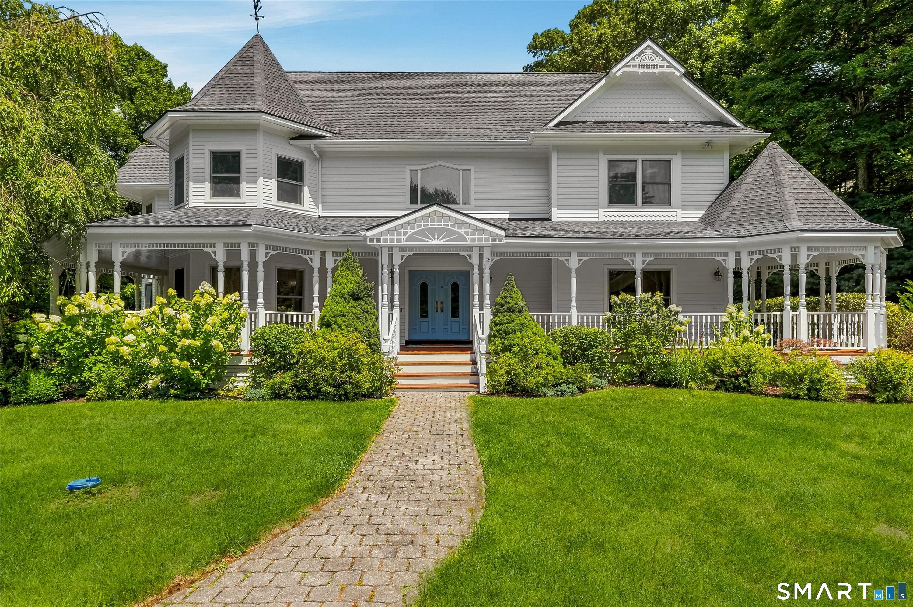 12 Singing Oaks Drive