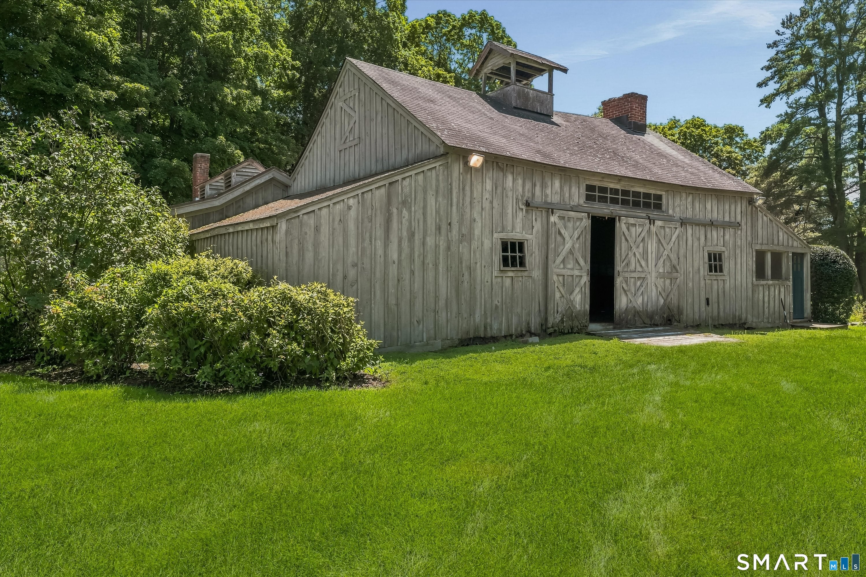 12 Singing Oaks Drive