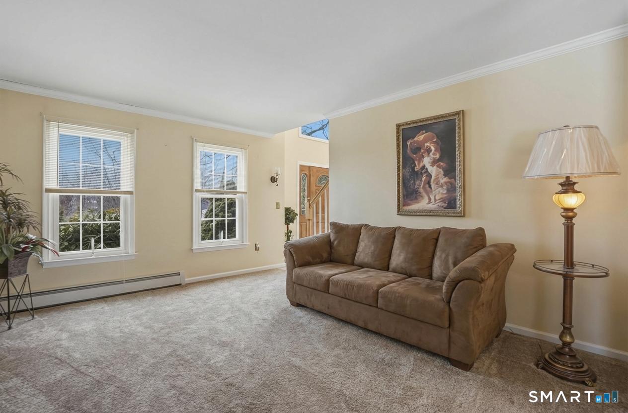 34 Nathan Hale Court