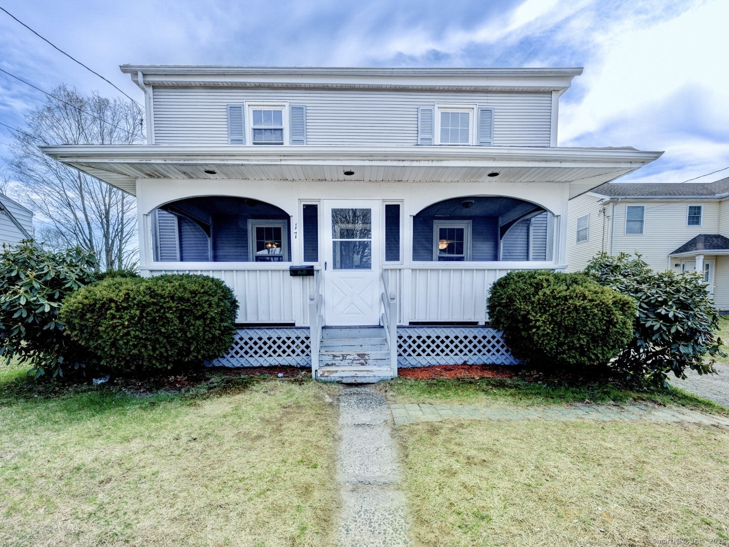 Smith Street, Windsor Locks, Connecticut - 3 Bedrooms  
2 Bathrooms  
7 Rooms - 