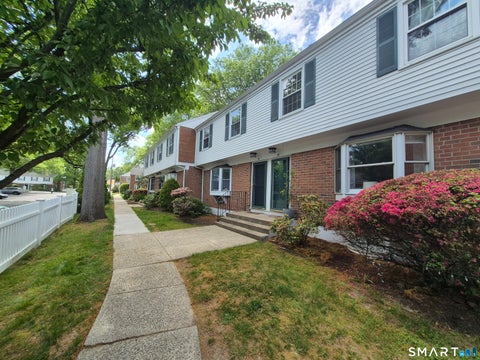 Condo For Rent - 245 Sunnyridge Avenue #15<br/> Fairfield, CT 06824