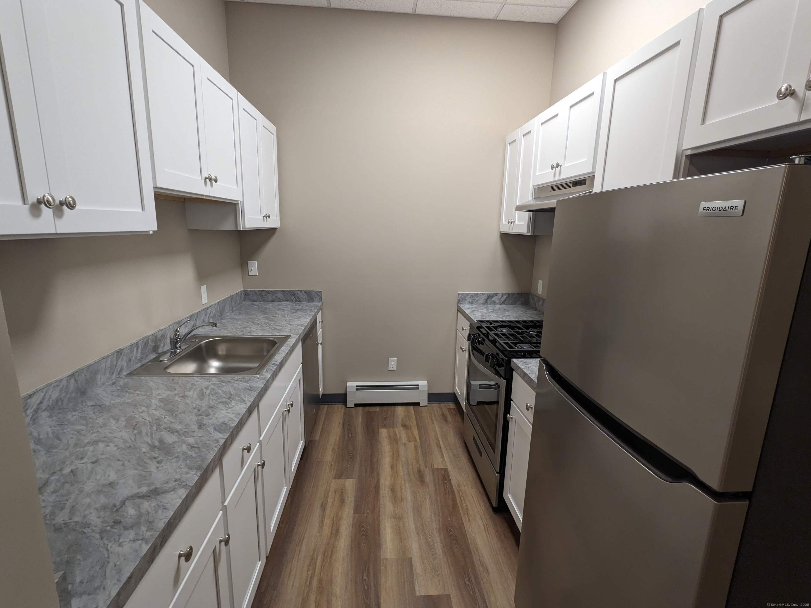 Church Street, Naugatuck, Connecticut - 1 Bedrooms  
1 Bathrooms  
2 Rooms - 