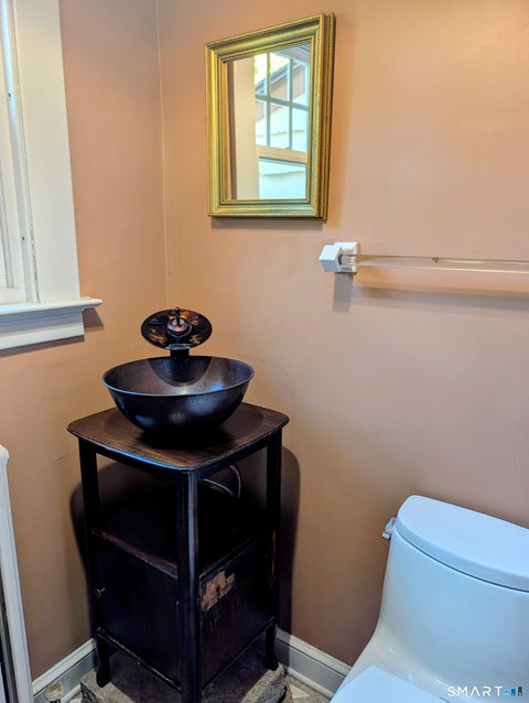 Tiny photo for 127 Roger Road, New Haven, CT 06515 (MLS # 24215563)