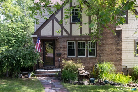 Photo of 127 Roger Road, New Haven, CT 06515 (MLS # 24215563)