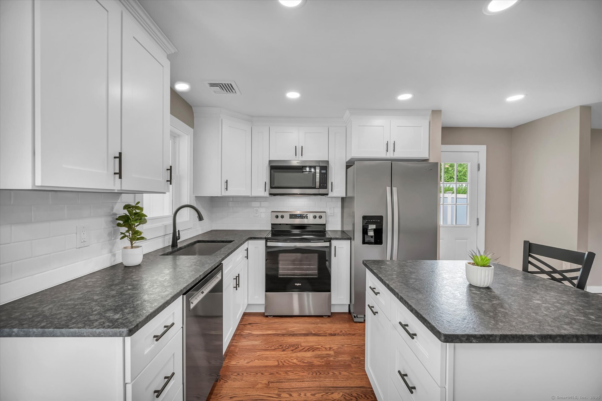 2 Riverview Place