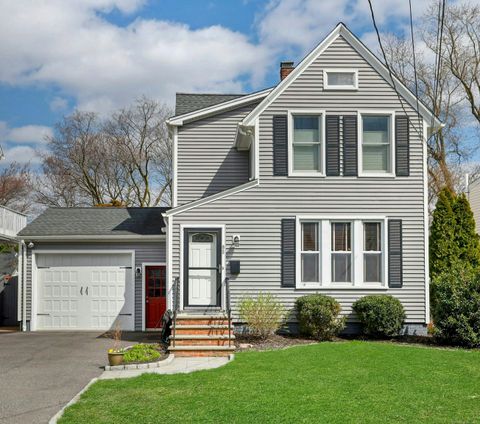 95 Beaumont Street, Fairfield, CT 06824 - #: 24087048