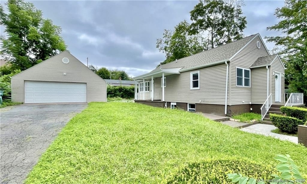 Property for Sale at Warner Street, Hamden, Connecticut - Bedrooms: 5 
Bathrooms: 2 
Rooms: 8  - $474,900