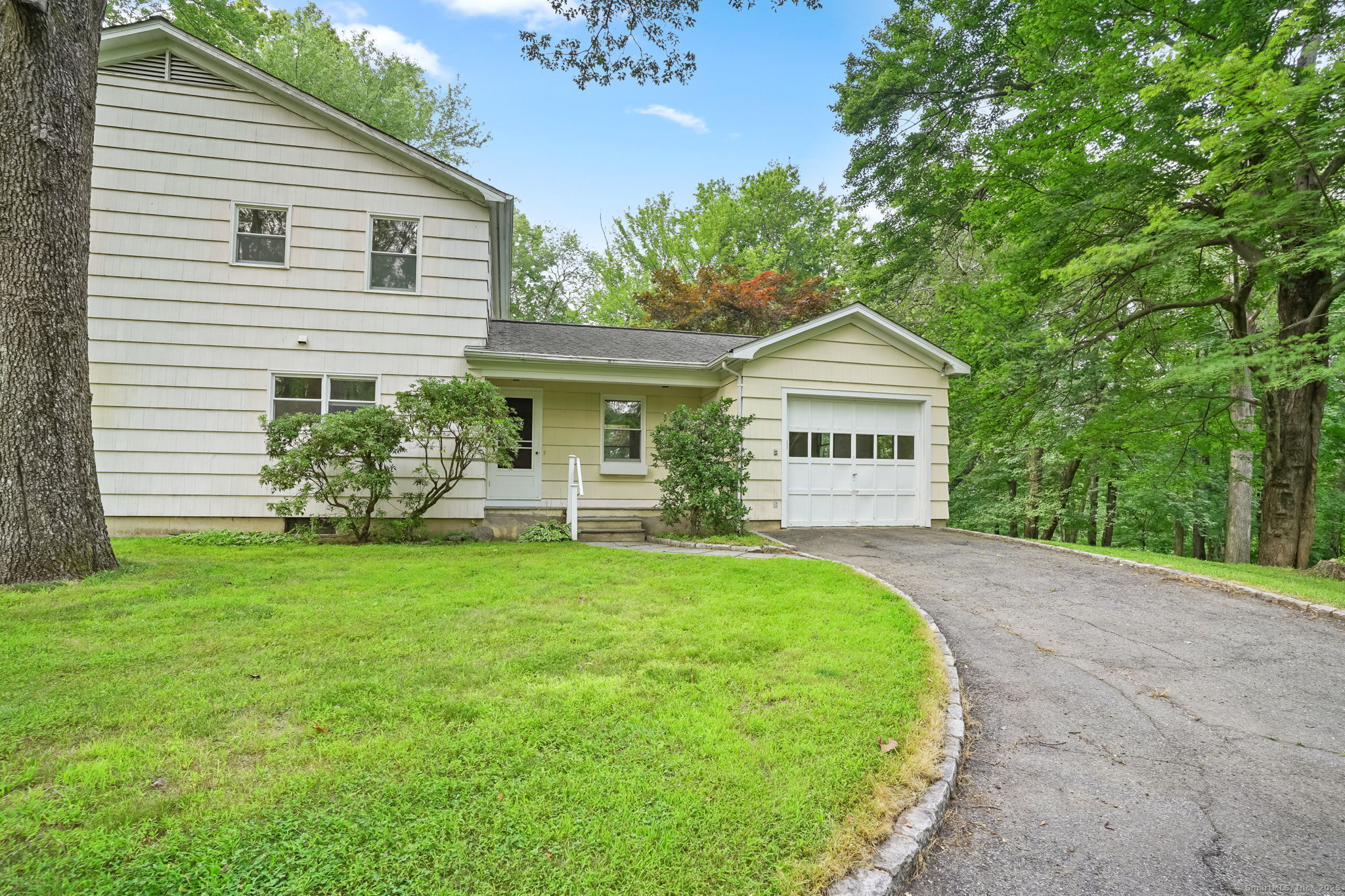 35 Deacon Abbott Road
