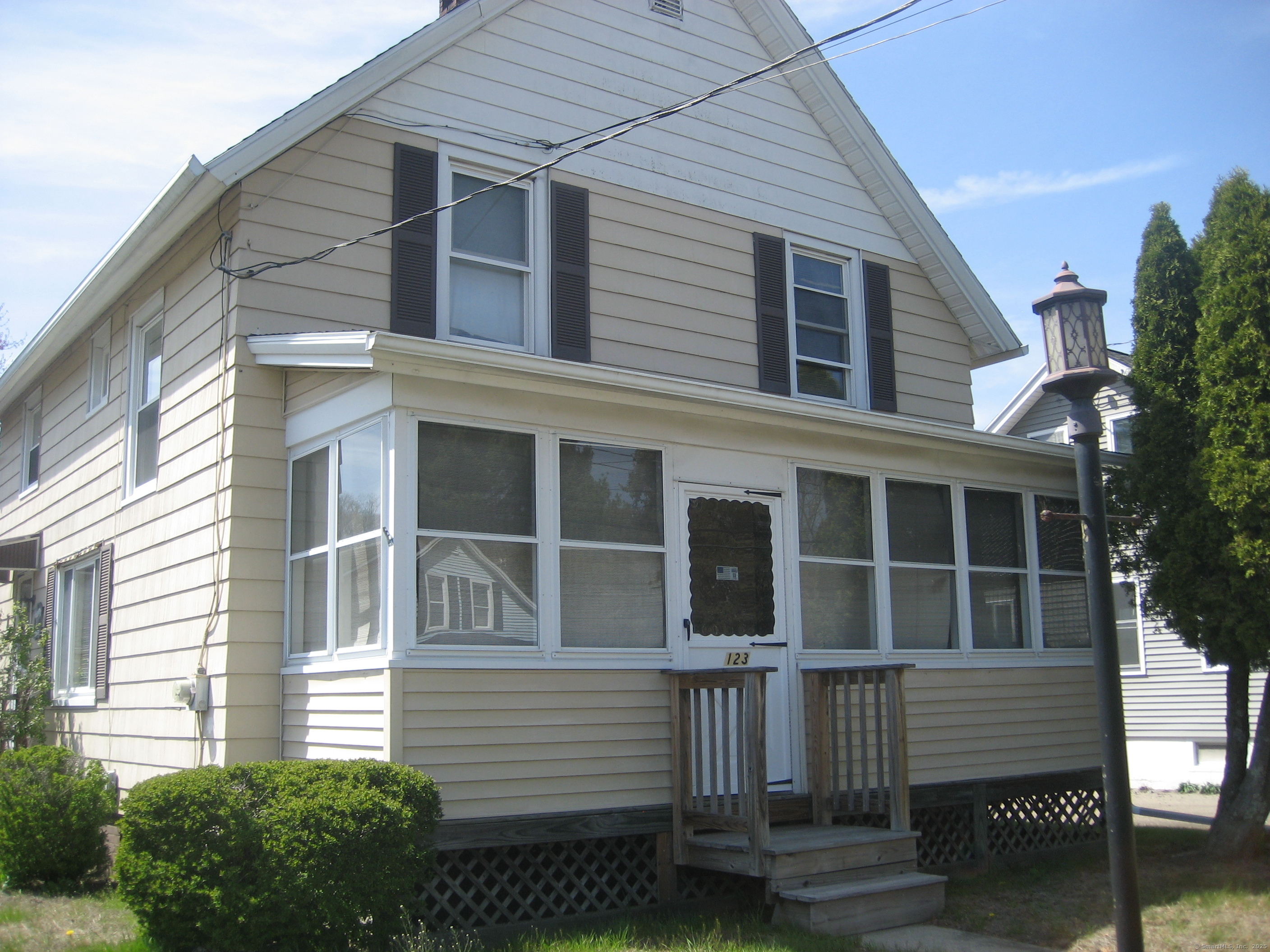 Taftville Occum Road, Norwich, Connecticut - 3 Bedrooms  
1 Bathrooms  
5 Rooms - 