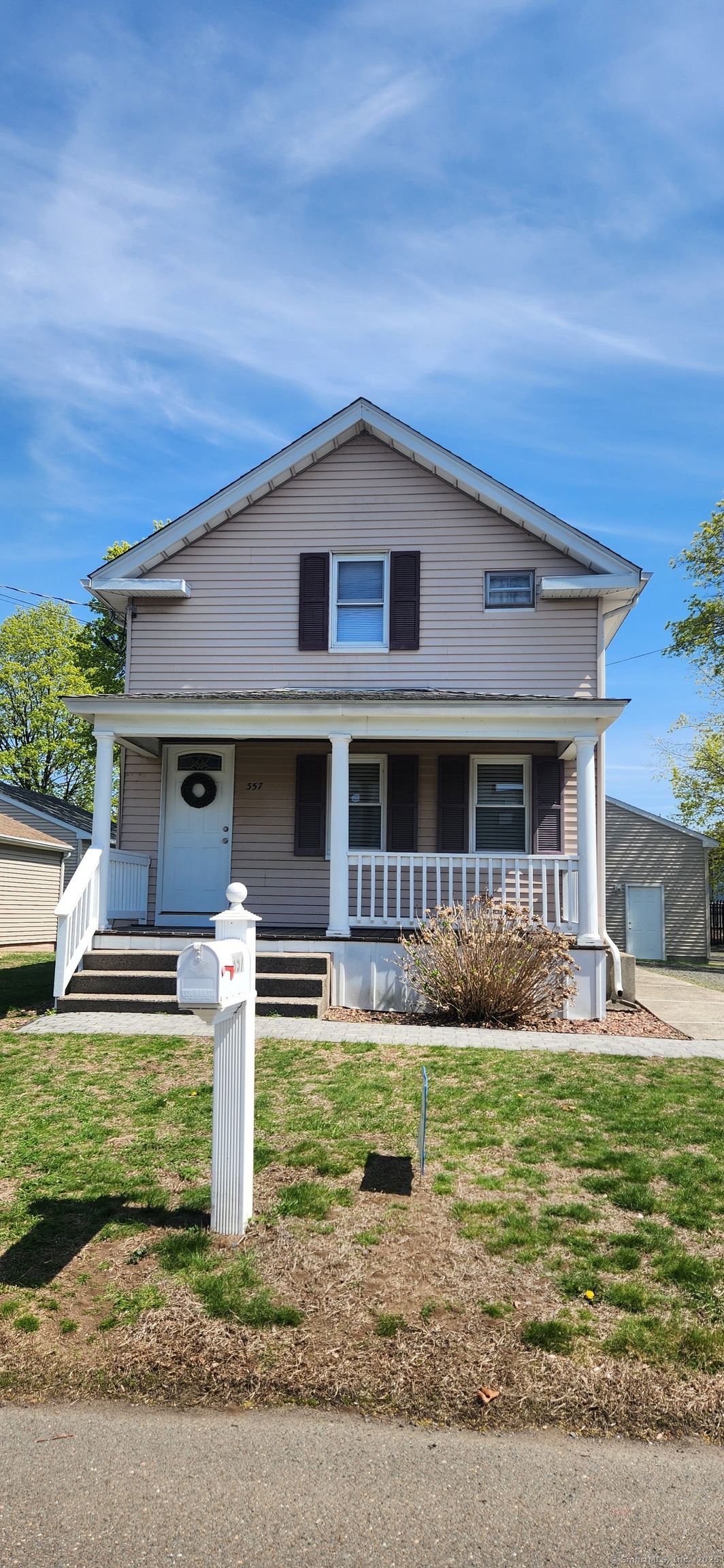 N Cherry Street Extension, Wallingford, Connecticut - 2 Bedrooms  
1 Bathrooms  
6 Rooms - 