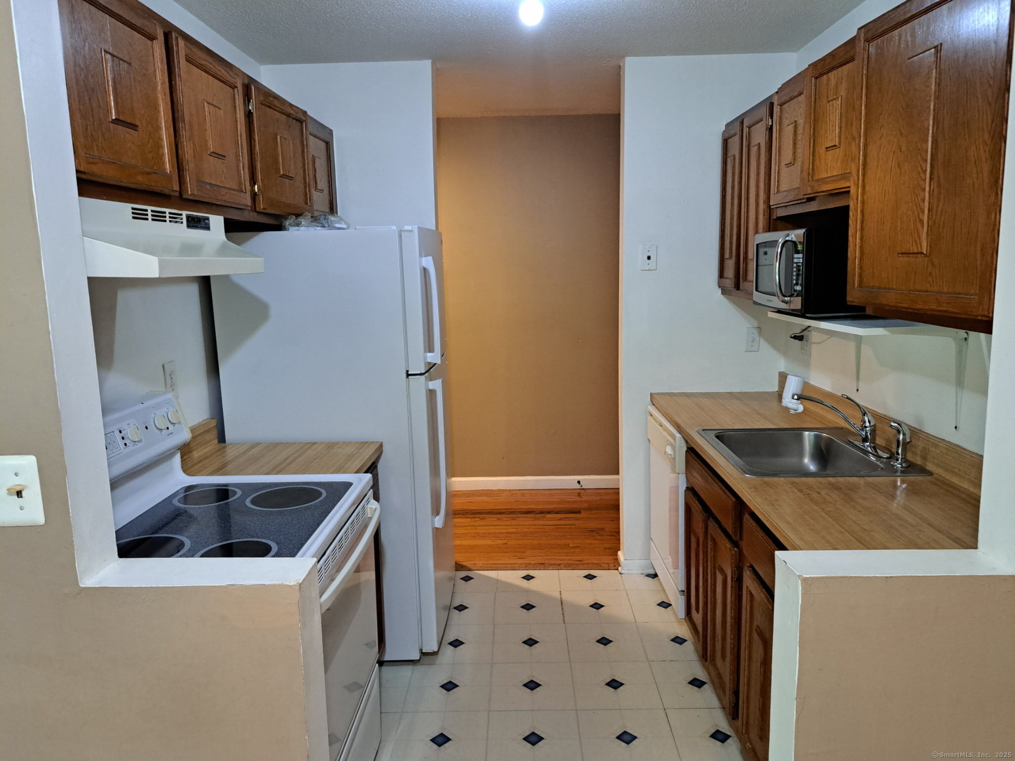 85 Balance Rock Road 14
