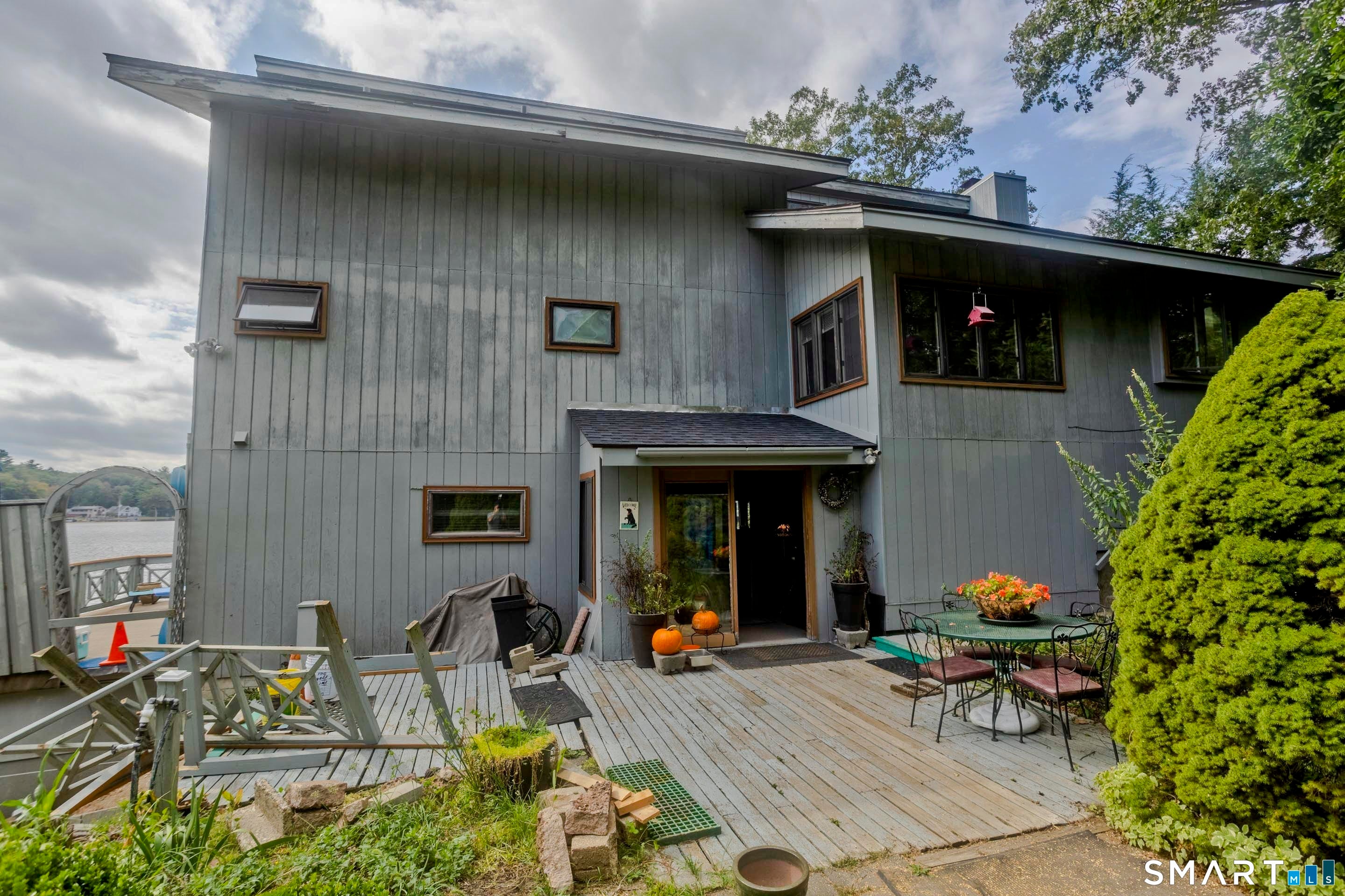 371 Lakeview Drive