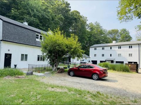 Photo of 64 White Deer Rock Road #5E, Woodbury, CT 06798 (MLS # 24143711)