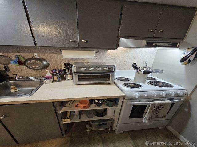 10 Old Waterbury Road 3