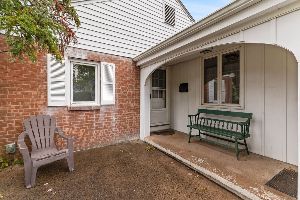Photo of 650 Maple Street, Wethersfield, CT 06109 (MLS # 24133917)