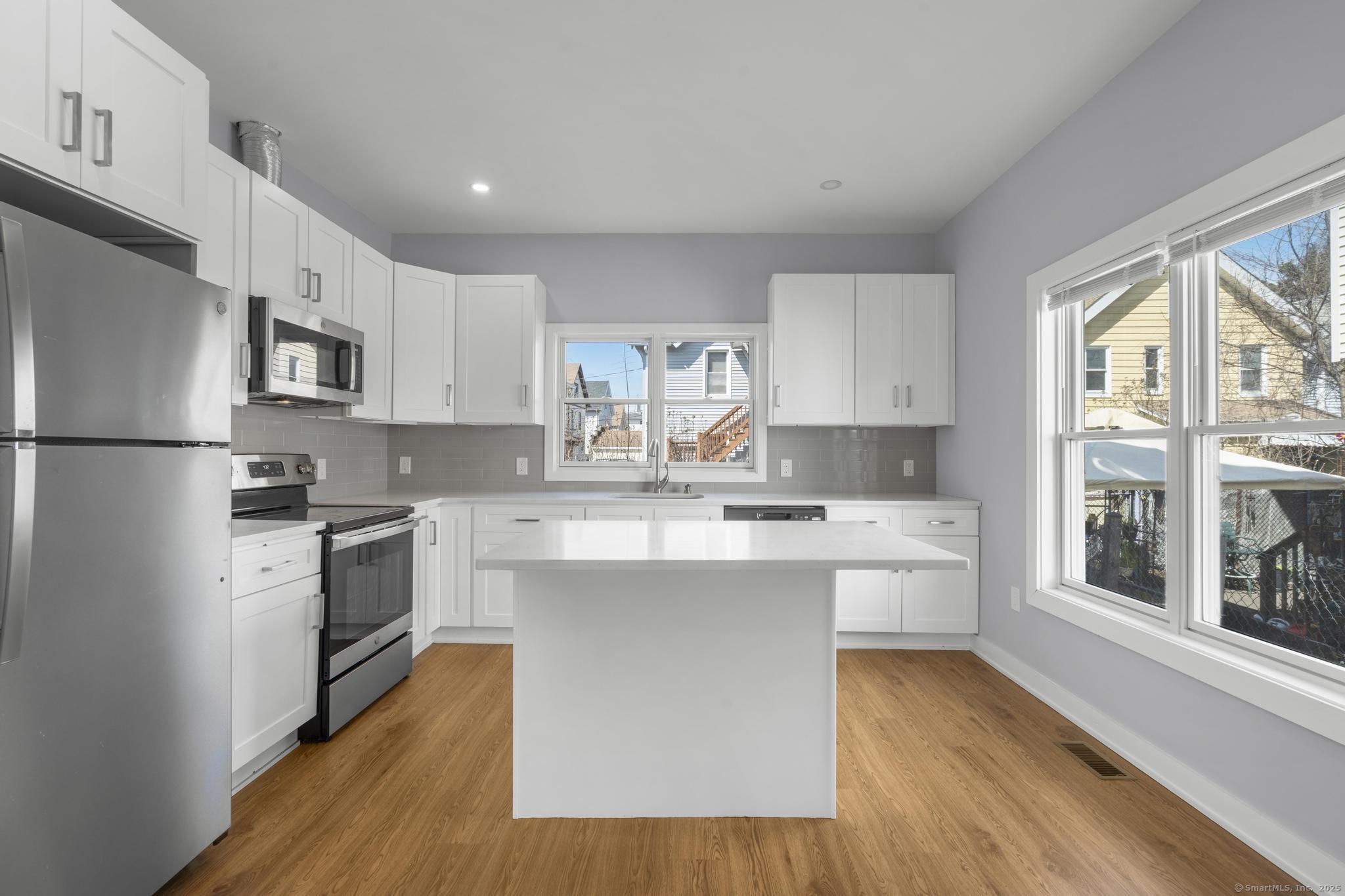195 Arctic Street