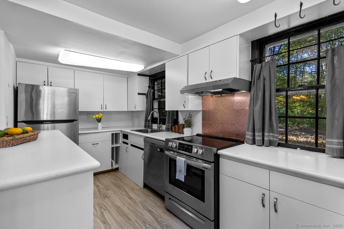 1166 Old Racebrook Road