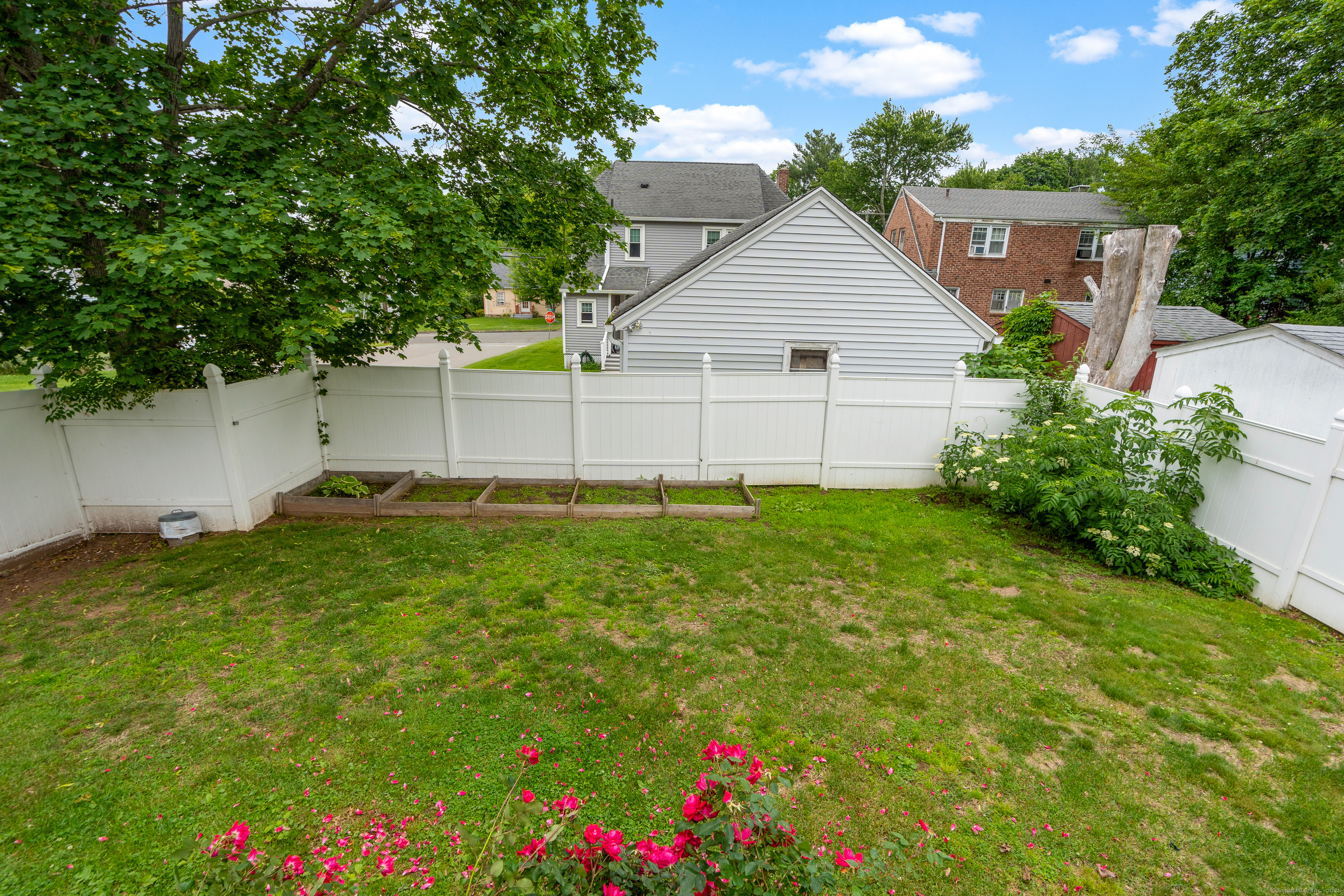 Middletown, Connecticut 06457, United States, 3 Bedrooms Bedrooms, ,3 BathroomsBathrooms,Residential,Active,148366