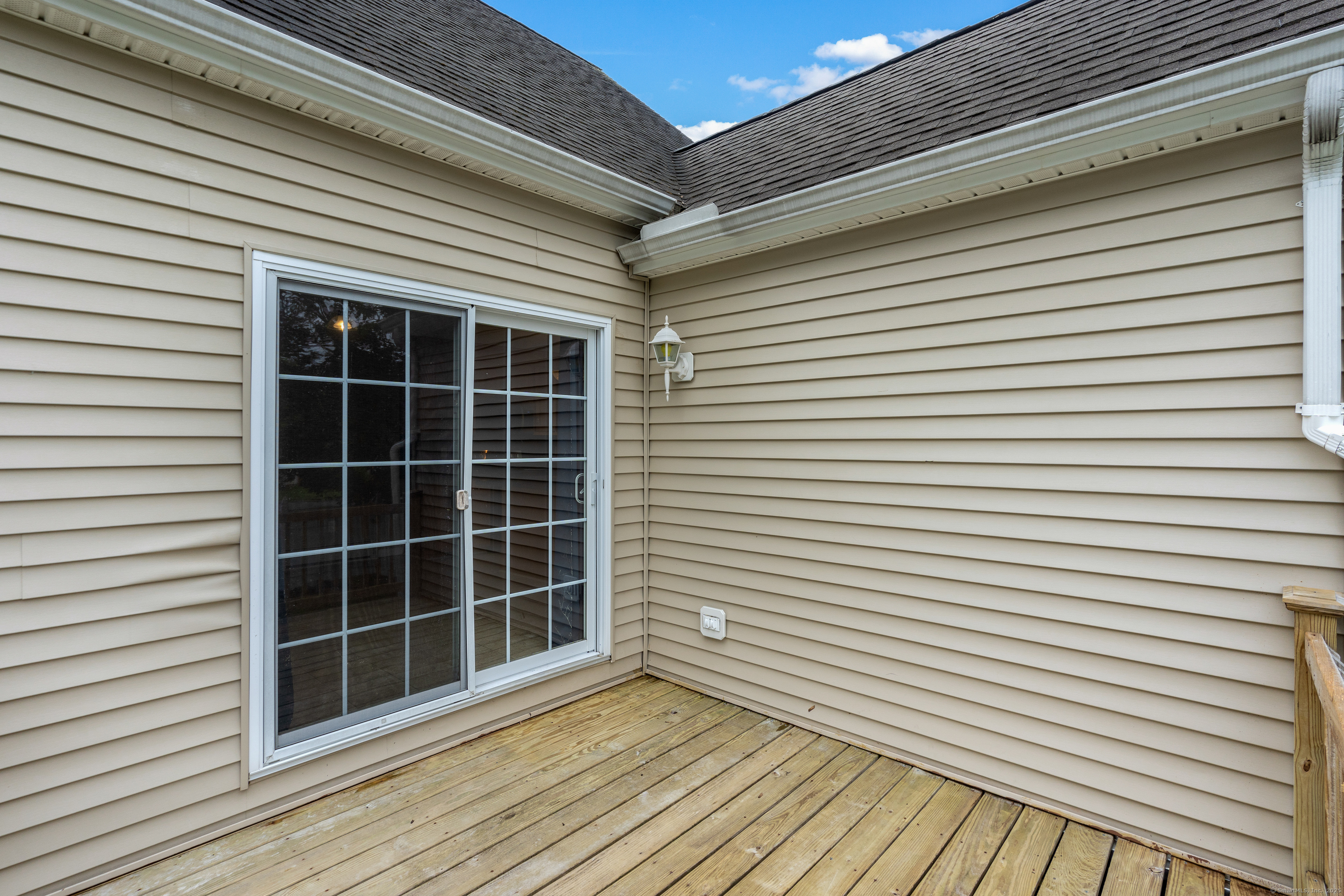 Middletown, Connecticut 06457, United States, 3 Bedrooms Bedrooms, ,3 BathroomsBathrooms,Residential,Active,148366