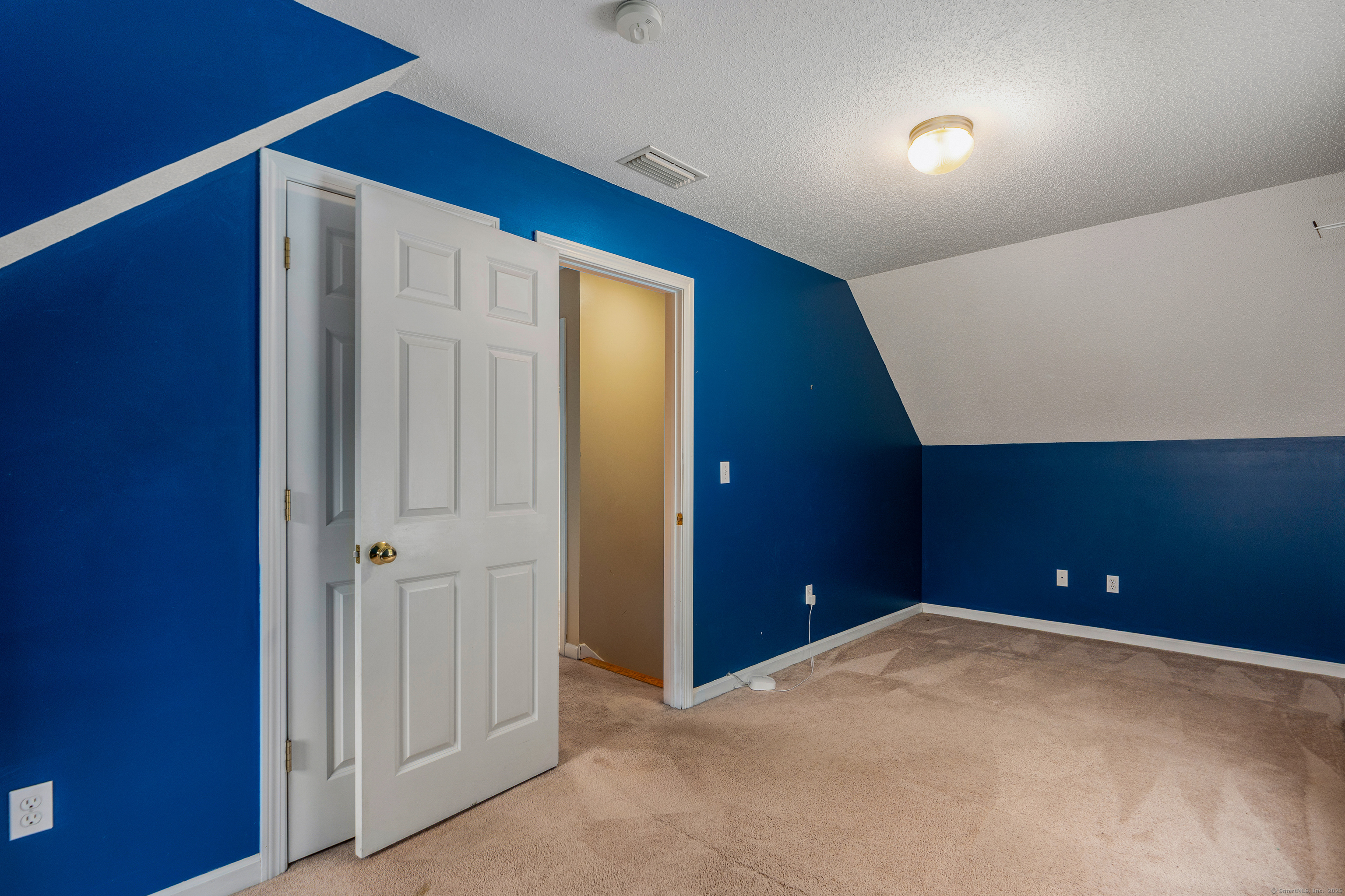 Middletown, Connecticut 06457, United States, 3 Bedrooms Bedrooms, ,3 BathroomsBathrooms,Residential,Active,148366