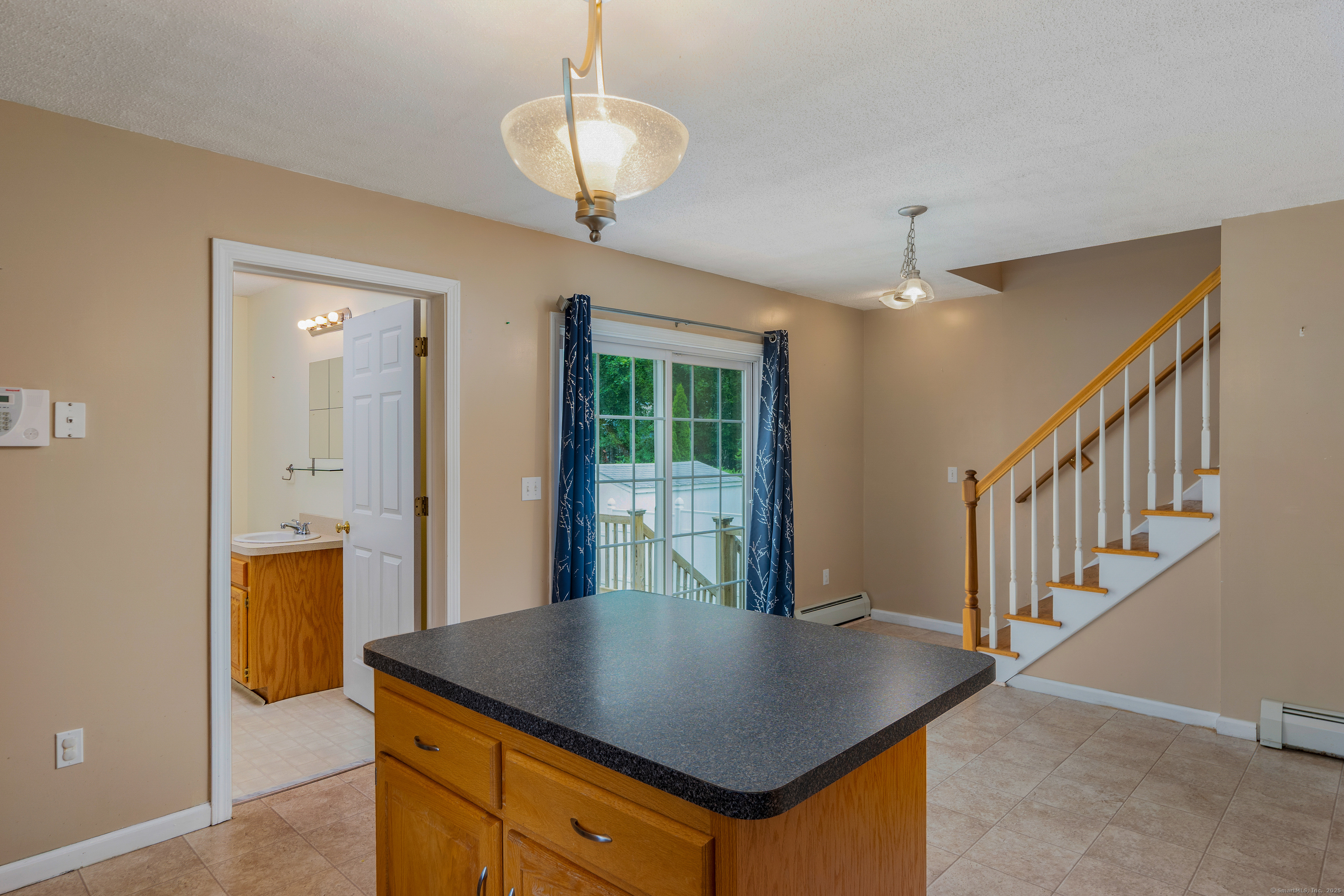 Middletown, Connecticut 06457, United States, 3 Bedrooms Bedrooms, ,3 BathroomsBathrooms,Residential,Active,148366