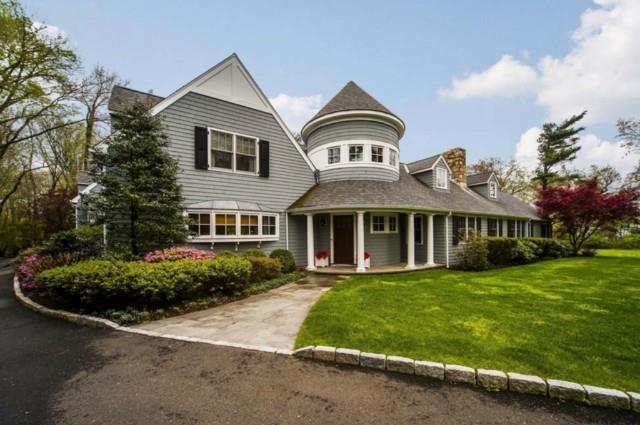 Photo 1 of 72 Nearwater Lane, Darien, Connecticut, $2,700,000, Web #: 99064688