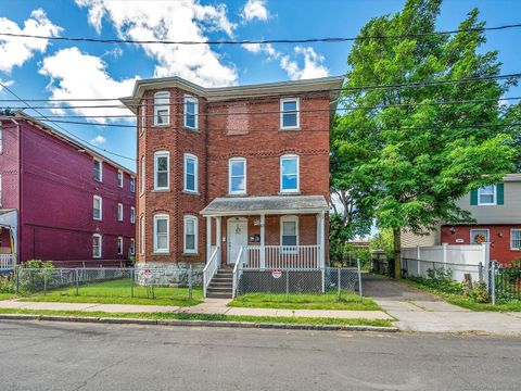 Photo of 63 Seyms Street #3rd Floor, Hartford, CT 06120 (MLS # 24135911)