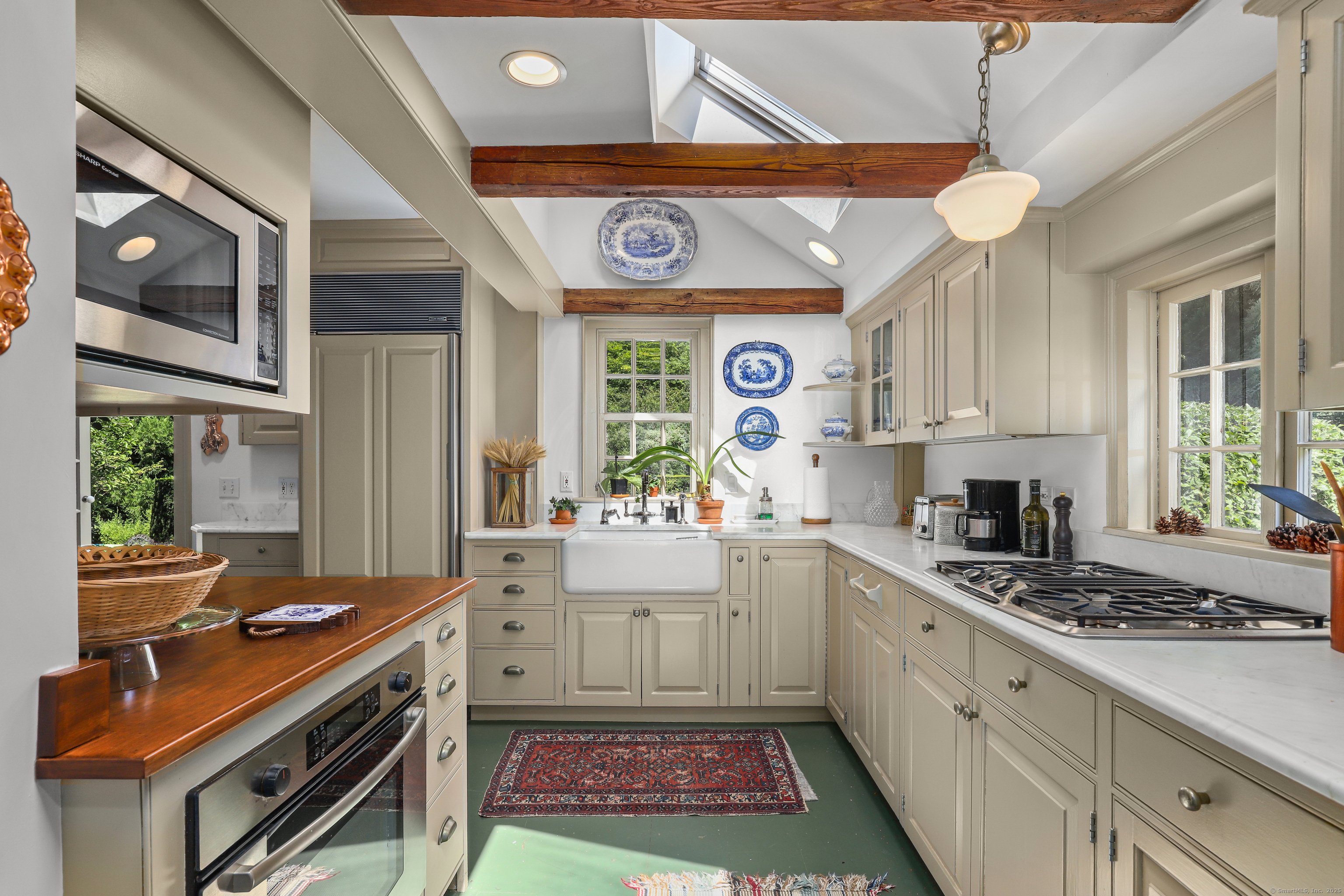 Newtown, Connecticut 06482, United States, 4 Bedrooms Bedrooms, ,4 BathroomsBathrooms,Residential,Active,200206