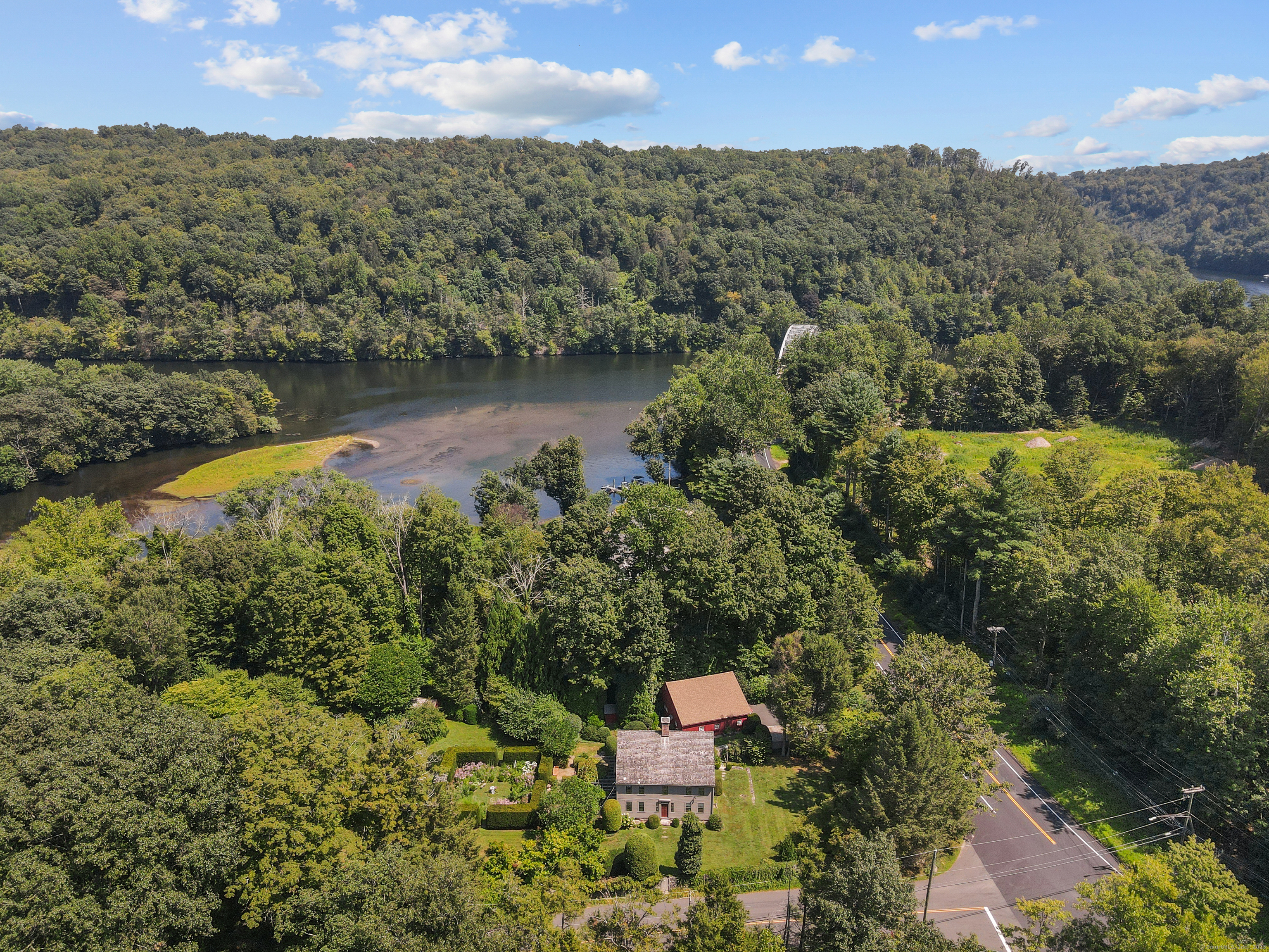 Newtown, Connecticut 06482, United States, 4 Bedrooms Bedrooms, ,4 BathroomsBathrooms,Residential,Active,200206