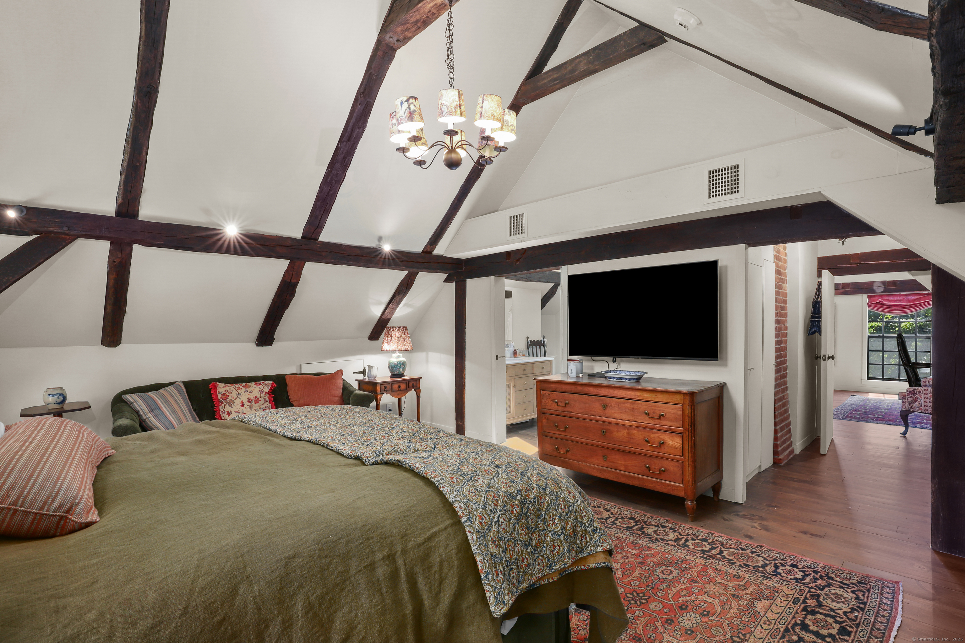 Newtown, Connecticut 06482, United States, 4 Bedrooms Bedrooms, ,4 BathroomsBathrooms,Residential,Active,200206