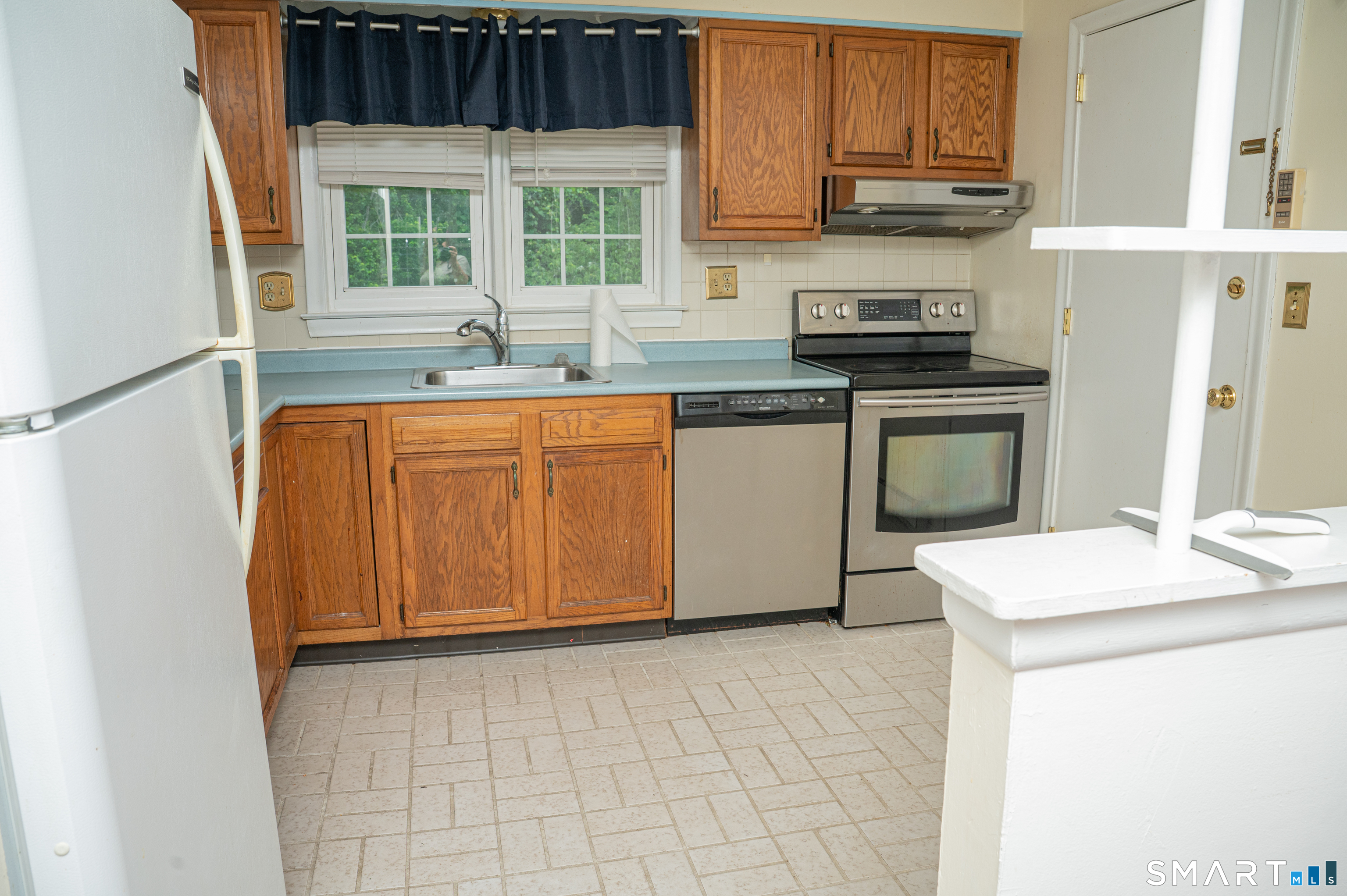 1789 Foxon Road 3B