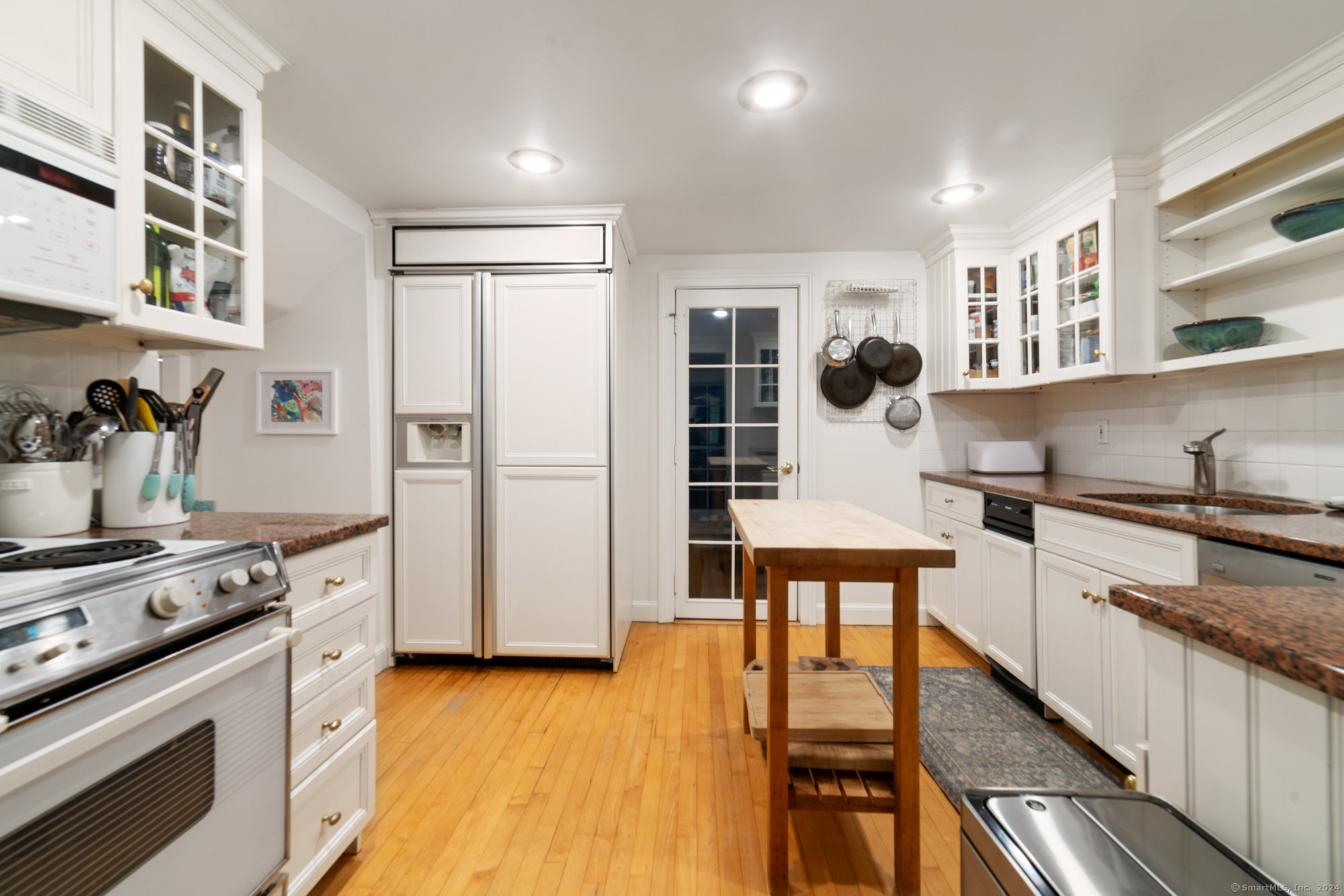 Harwinton, Connecticut 06791, United States, 4 Bedrooms Bedrooms, ,3 BathroomsBathrooms,Residential,Pending,31961