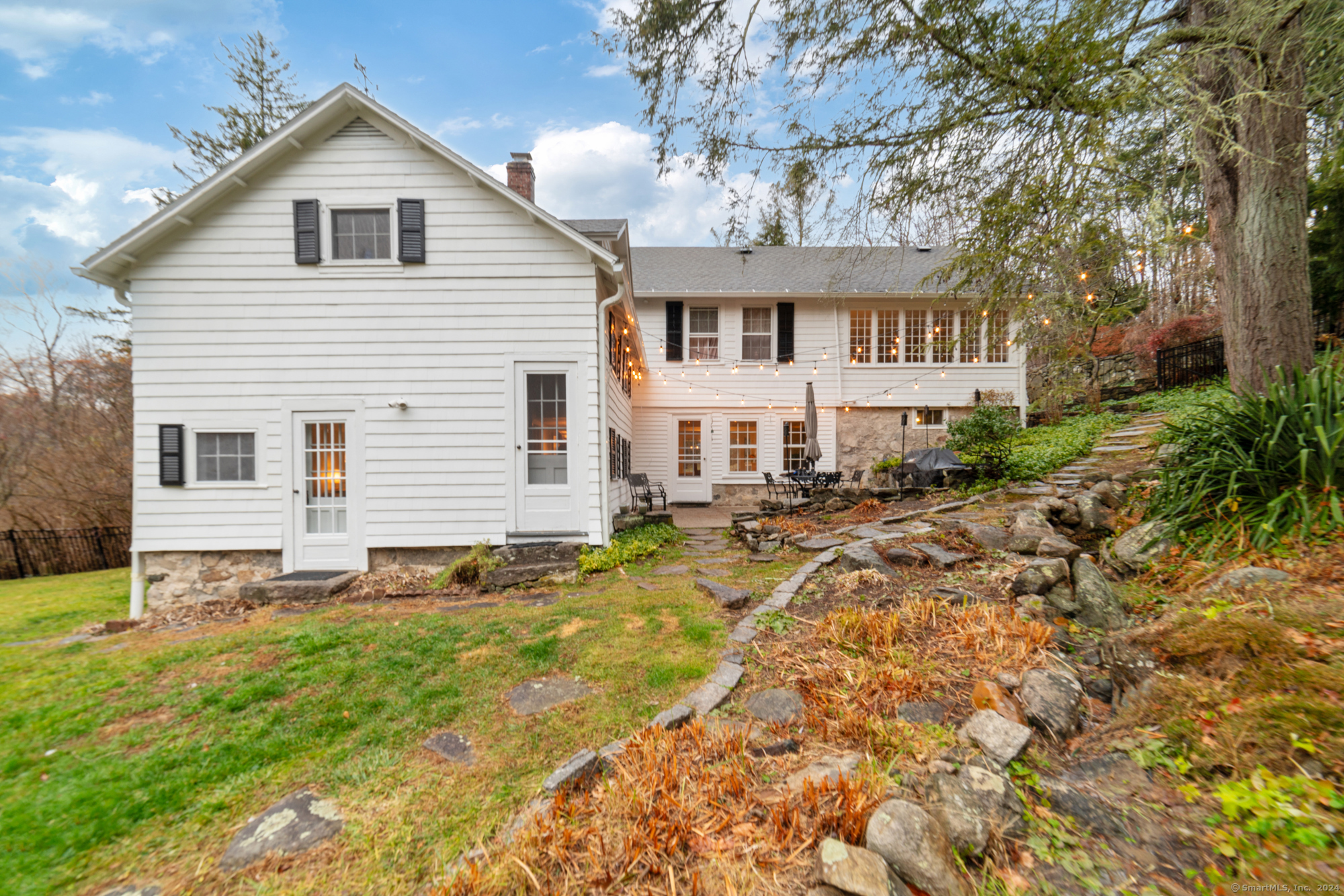 Harwinton, Connecticut 06791, United States, 4 Bedrooms Bedrooms, ,3 BathroomsBathrooms,Residential,Pending,31961