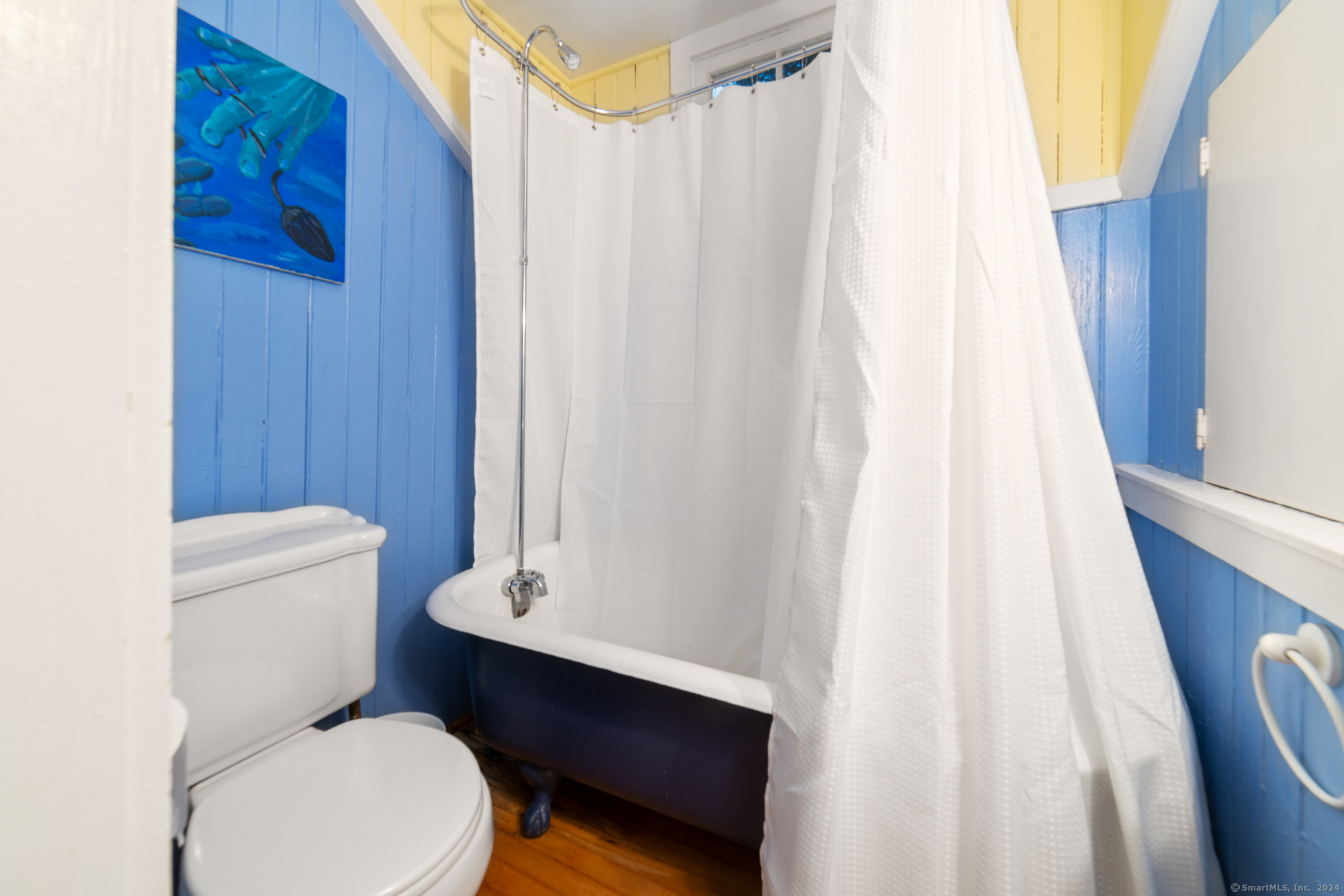 Harwinton, Connecticut 06791, United States, 4 Bedrooms Bedrooms, ,3 BathroomsBathrooms,Residential,Pending,31961