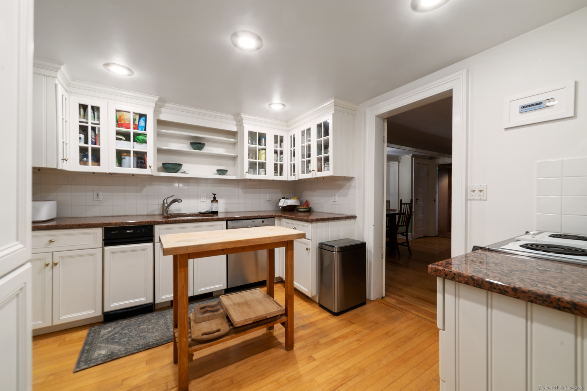 Harwinton, Connecticut 06791, United States, 4 Bedrooms Bedrooms, ,3 BathroomsBathrooms,Residential,Pending,31961