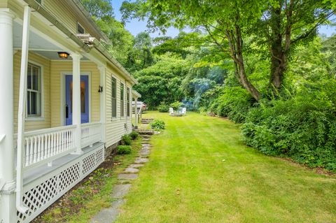 A home in Deep River