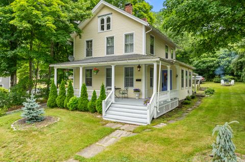 A home in Deep River