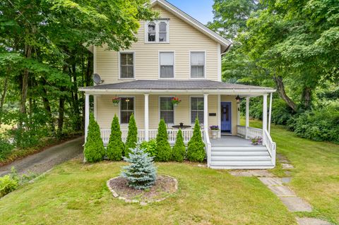 A home in Deep River