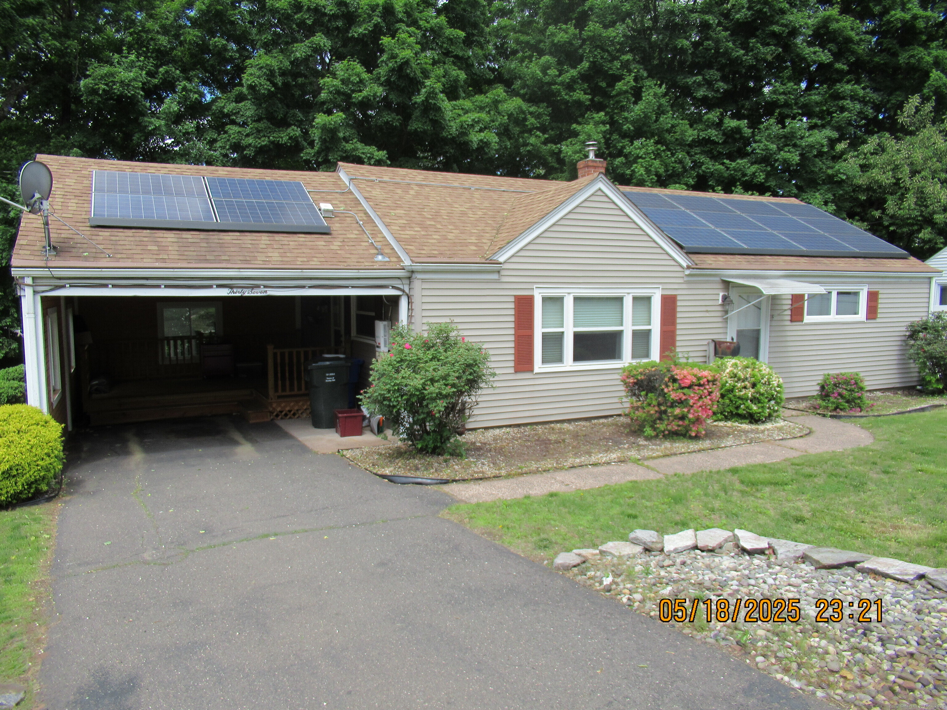 Property for Sale at Stepney Circle, Rocky Hill, Connecticut - Bedrooms: 2 
Bathrooms: 1 
Rooms: 5  - $275,000