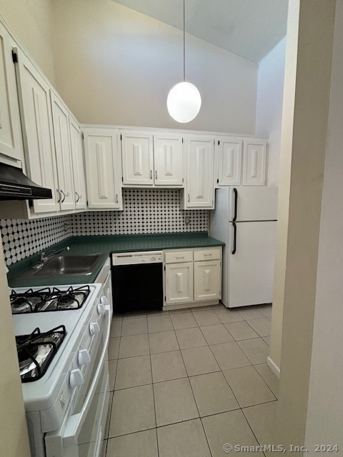 Ridgefield, Connecticut 06877, United States, 1 Bedroom Bedrooms, ,1 BathroomBathrooms,Residential,Active,167869