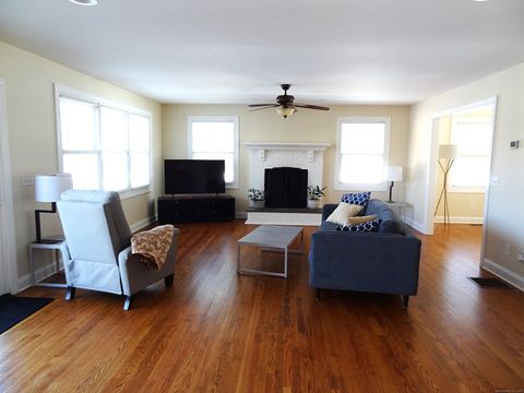 128 Center Road Easton CT 06612