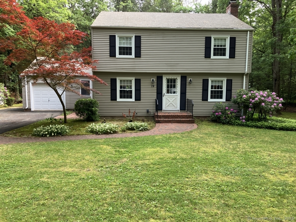 19 Crescent Way