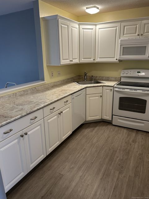 Photo of 87 Wellington Drive #87, Farmington, CT 06032 (MLS # 24124018)
